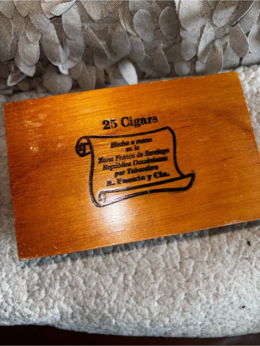 A. Fuente Flor Fina 8-5-8 Wooden Cigar Box Dominican Republic Vintage